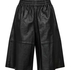 Gossia JoseGO Bermuda Leather Shorts Black