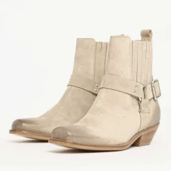 Bukela Rayn Suede Boots Sand