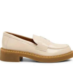 PAVEMENT NAYELI PATENT LOAFERS LYS SAND